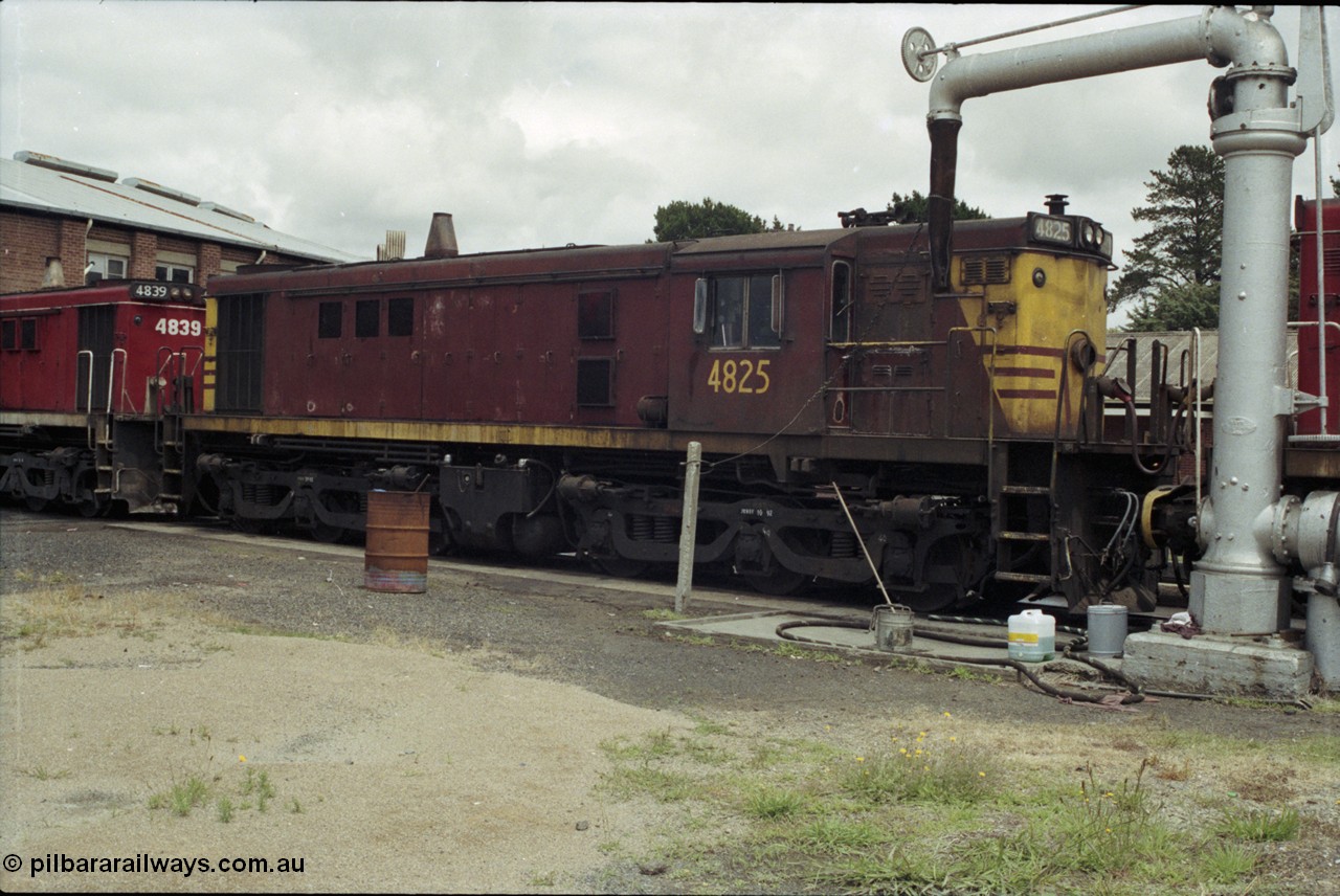 188-35
Junee, NSWSRA standard gauge locomotive depot, 48 class unit 4815 serial 83820 wearing the reverse Indian red livery, AE Goodwin built ALCo model DL531. Unit has seen been scrapped after service with Greentrains.
Keywords: 48-class;4825;AE-Goodwin;ALCo;RSD-8;DL-531;83820;