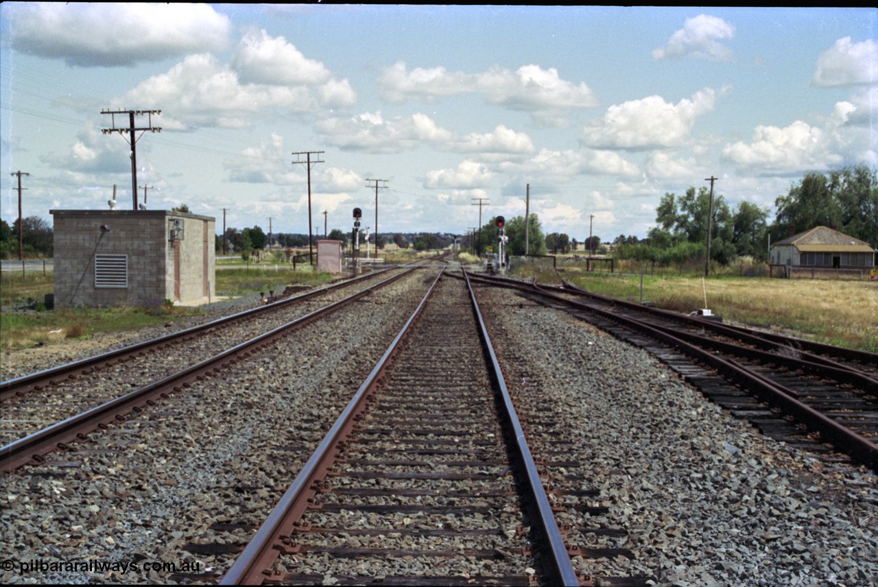 189-19
Yerong Creek, located at the 565.08 km on the NSW Main South line, view looking south along the Loop with Mainline at left and Goods Siding coming in from the right.
