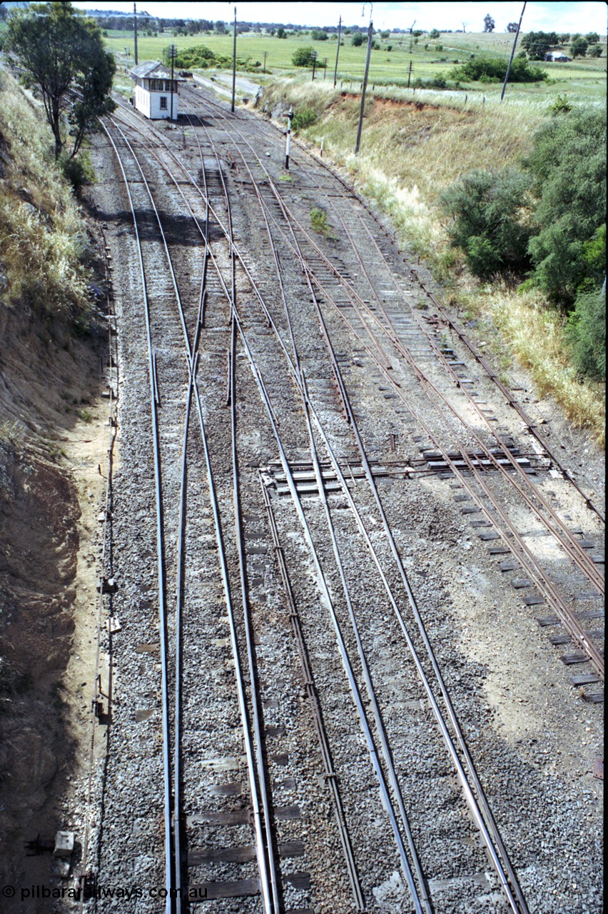190-19
Demondrille, NSW Main South, looking south toward the North Box and platforms from the Wombat Road overbridge. The Dock Siding and platform are visible on the right.
