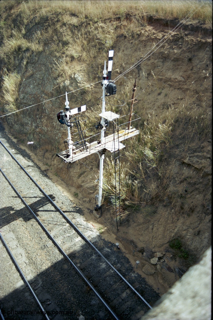 190-20
Demondrille, NSW Main South, a down home signal for the mainline south, taken from Wombat Road overbridge.
