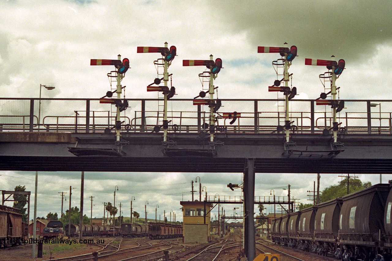 192-21
Junee, NSW Main South, mechanical lower quadrant semaphore signals affixed to the Kemp Street Bridge, looking north.
