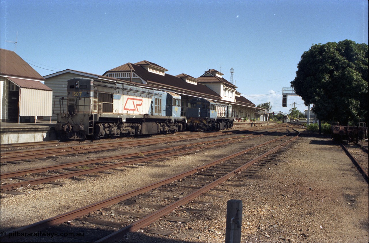 193-34
Gympie yard, narrow gauge Queensland Rail's 1502 class unit 1507 is a Comeng Rocklea Qld built (under contract for Clyde Engineering) EMD GL22C with serial 67-602 with 1720 class unit 1752 behind it.
Keywords: 1502-class;1507;Comeng-Qld;EMD;GL22C;67-602;