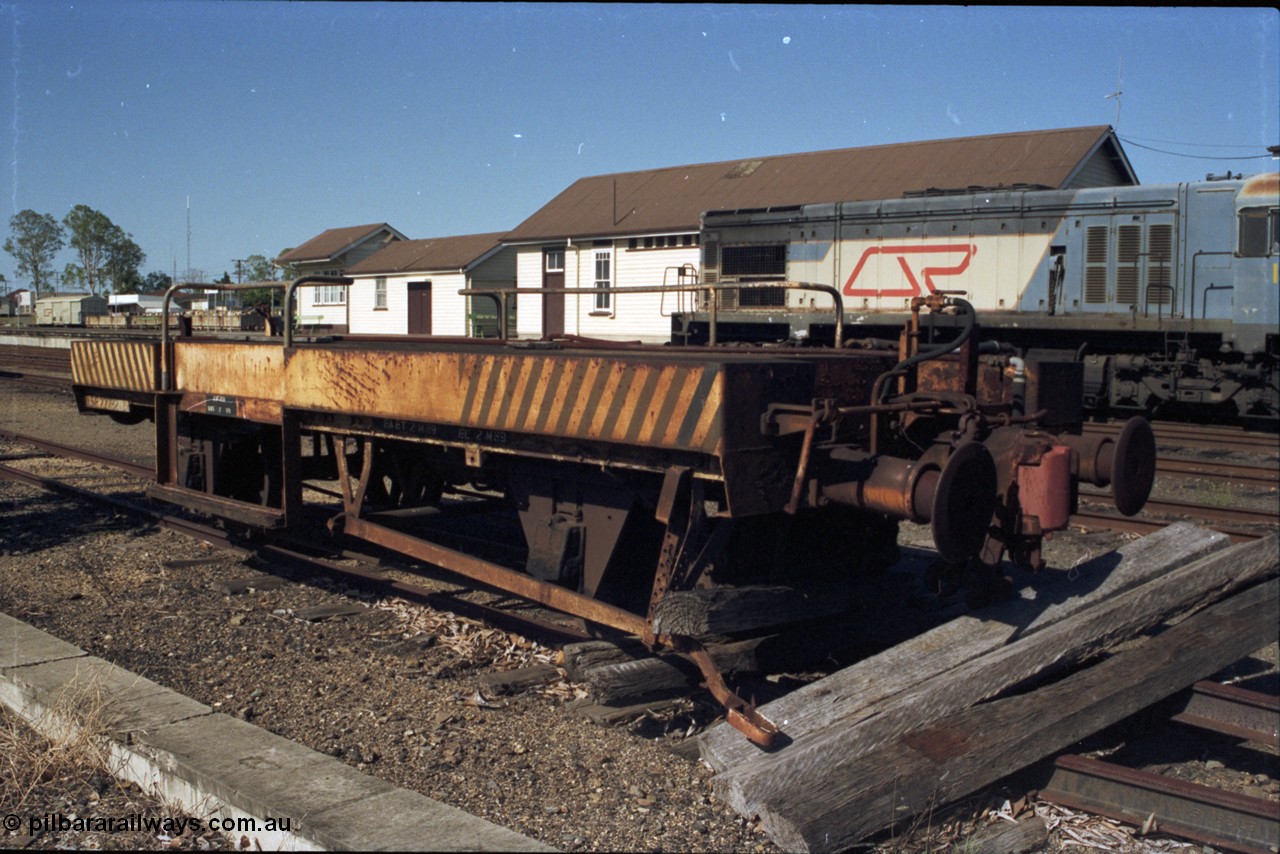 193-35
Gympie yard, a fixed wheel base LSR type Loco Shunt Runner waggon, with a number in the 277## series it is likely converted from a FJS open waggon.
Keywords: LSR-type;LSR27##;Metropolitan-Cammell-Britain;FJS-type;