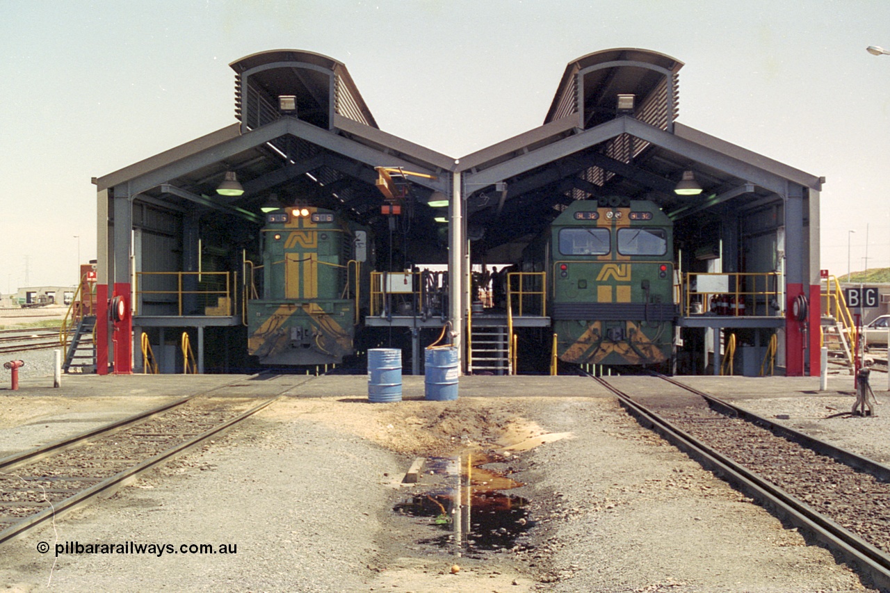 215-22
Dry Creek Motive Power Centre, fuel point shed, standard gauge road on the left with 600 class 606 AE Goodwin ALCo model DL541 serial G6015-5 and dual gauge road on the left with BL class BL 32 Clyde Engineering EMD model JT26C-2SS serial 83-1016.
Keywords: 600-class;606;AE-Goodwin;ALCo;DL541;G6015-5;