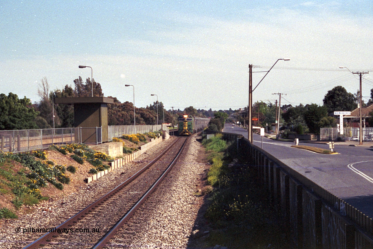 215-35
Dudley Park, the Indian Pacific passenger train on approach with power from an AN livered DL class DL 49 Clyde Engineering EMD model AT42C serial 89-1268.
Keywords: DL-class;DL49;Clyde-Engineering-Kelso-NSW;EMD;AT42C;89-1268;