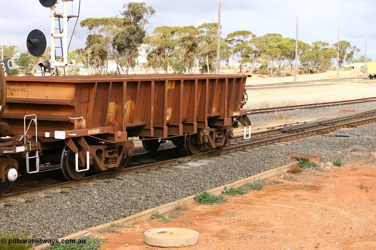070528 9297
WOC type iron ore waggon WOC 31347 is one of a batch of thirty built by Goninan WA between October 1997 to January 1998 with fleet number 407 for Koolyanobbing iron ore operations with a 75 ton capacity and lettered for KIPL, Koolyanobbing Iron Pty Ltd, has been red carded and is off to the workshops, West Kalgoorlie 28th May 2007.
Keywords: WOC-type;WOC31347;Goninan-WA;