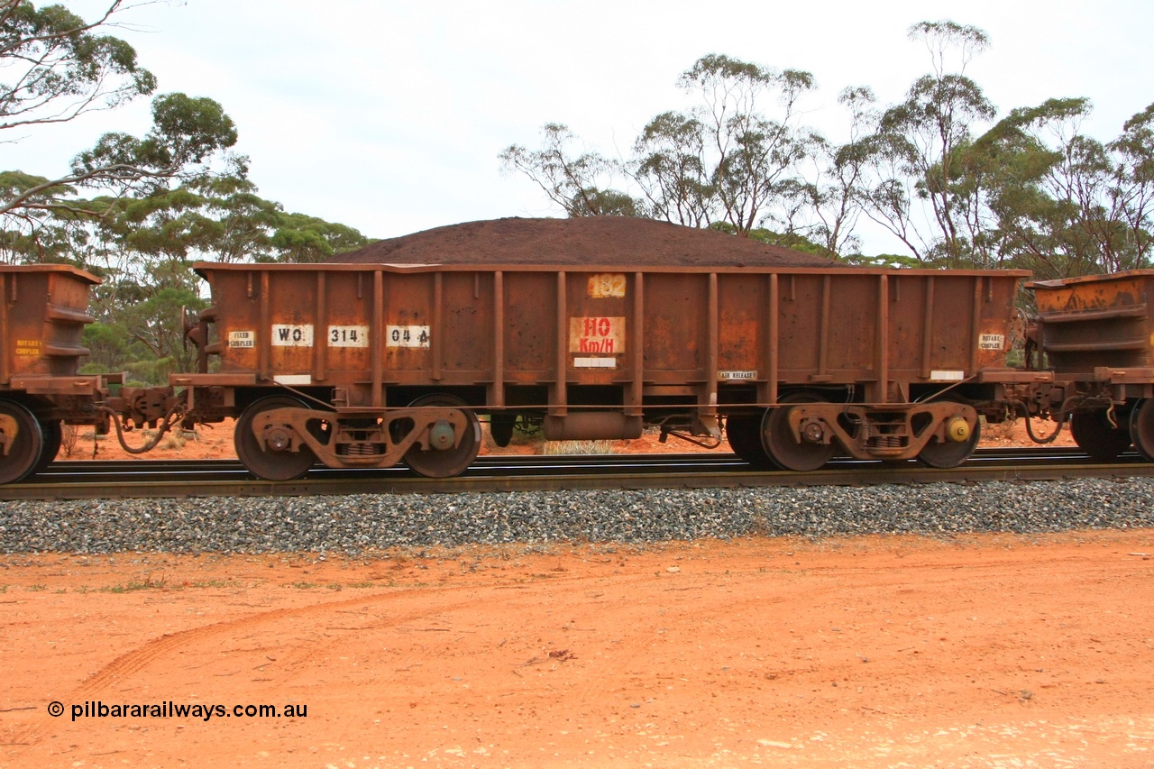100605 9377
WO type iron ore waggon WO 31404 is one of a batch of eleven replacement waggons built by WAGR Midland Workshops between 1970 and 1971 with fleet number 182 for Koolyanobbing iron ore operations, with a 75 ton and 1018 ft³ capacity, Binduli Triangle, loaded with fines, 5th June 2010.
Keywords: WO-type;WO31404;WAGR-Midland-WS;
