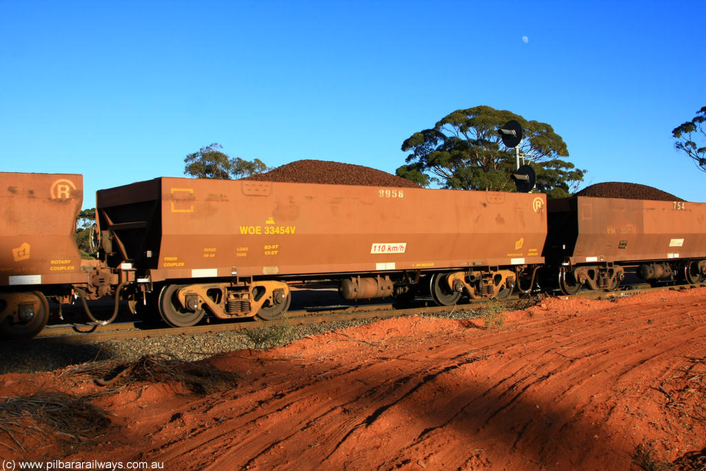 100731 02366
WOE type iron ore waggon WOE 33454 is leader of a batch of five built by United Group Rail WA between August and September 2008 with serial number 950210-001 and fleet number 8958 for Koolyanobbing iron ore operations, on loaded train 6413 at Binduli Triangle, 31st July 2010.
Keywords: WOE-type;WOE33454;United-Group-Rail-WA;950210-001;