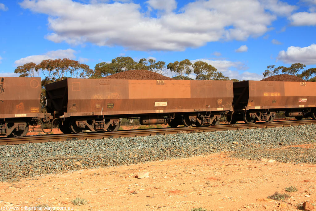 100731 02939
WOE type iron ore waggon WOE 31135 is one of a batch of one hundred and thirty built by Goninan WA between March and August 2001 with serial number 950092-125 and fleet number 717 for Koolyanobbing iron ore operations, on loaded train 7415 at Binduli Triangle, 31st July 2010.
Keywords: WOE-type;WOE31135;Goninan-WA;950092-125;