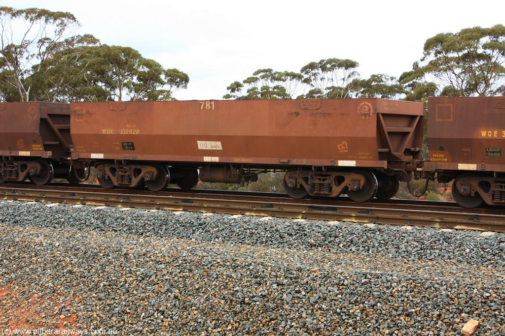 100822 5855
WOE type iron ore waggon WOE 33282 is one of a batch of thirty five built by United Goninan WA between January and April 2005 with serial number 950104-022 and fleet number 781 for Koolyanobbing iron ore operations, Binduli Triangle 22nd August 2010.
Keywords: WOE-type;WOE33282;United-Goninan-WA;950104-022;