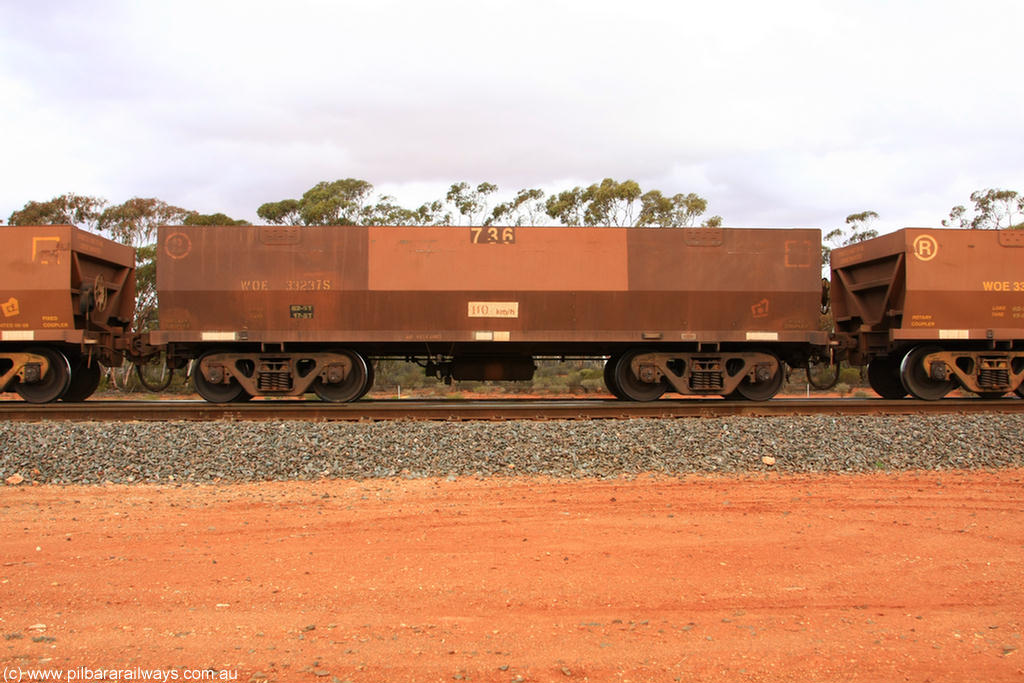 100822 6001
WOE type iron ore waggon WOE 33237 is one of a batch of twenty seven built by Goninan WA between September and October 2002 with serial number and fleet number 736 for Koolyanobbing iron ore operations, Binduli Triangle 22nd August 2010.
Keywords: WOE-type;WOE33237;Goninan-WA;950103-004;