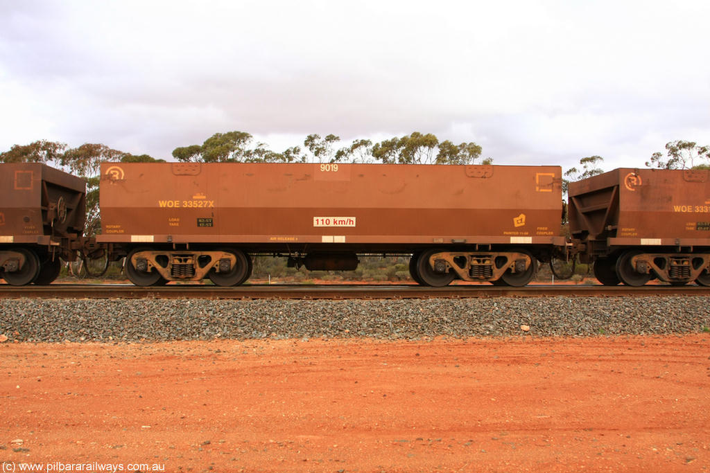 100822 6011
WOE type iron ore waggon WOE 33527 is one of a batch of one hundred and twenty eight built by United Group Rail WA between August 2008 and March 2009 with serial number 950211-067 and fleet number 9019 for Koolyanobbing iron ore operations, Binduli Triangle 22nd August 2010.
Keywords: WOE-type;WOE33527;United-Group-Rail-WA;950211-067;