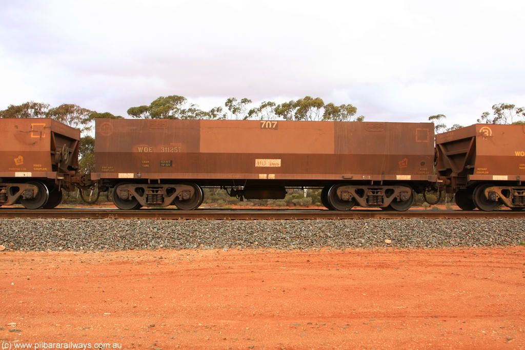 100822 6012
WOE type iron ore waggon WOE 31125 is one of a batch of one hundred and thirty built by Goninan WA between March and August 2001 with serial number 950092-115 and fleet number 707 for Koolyanobbing iron ore operations, Binduli Triangle 22nd August 2010.
Keywords: WOE-type;WOE31125;Goninan-WA;950092-115;