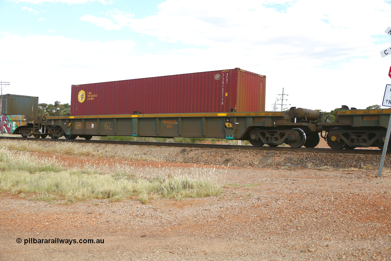 210407 9875
Parkeston, 2MP5 intermodal train, RRXY 9, platform 1 with a CARU Specialized Leasing 40' 4FG1 type container SLZU 760214. The RRXY type 5-pack well waggon set is one of eleven built by Bradken Qld in 2002 for Toll from a Williams-Worley design.
Keywords: RRXY-type;RRXY9;Williams-Worley;Bradken-Rail-Qld;