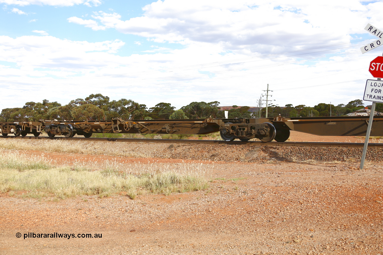 210407 9908
Parkeston, 2MP5 intermodal train, RRQY type articulated five-unit container waggon set RRQY 8316 platform 5, built by Qiqihar Rollingstock Works in China as part of a forty one unit order in 2005/06 for Pacific National.
Keywords: RRQY-type;RRQY8316;Qiqihar-Rollingstock-Works-China;