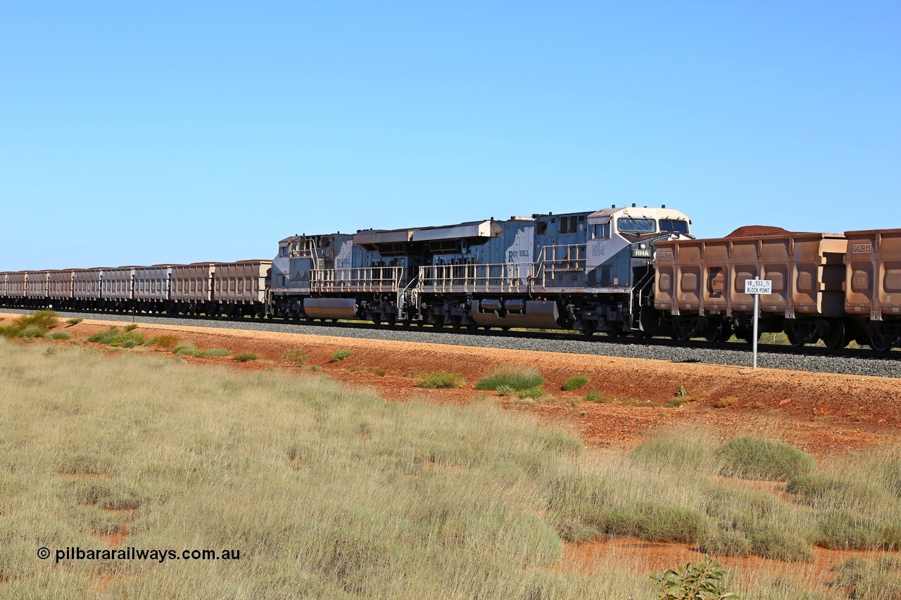180615 1513
Indee Station road grade crossing 53.3 km, loaded Roy Hill mid-train units General Electric built ES44ACi model RHA 1014 serial 62586 and sister unit RHA 1004. [url=https://goo.gl/maps/teDNtwntmYR2]GeoData[/url]. 15th June 2018.
Keywords: RHA-class;RHA1014;ES44ACi;GE;62586;