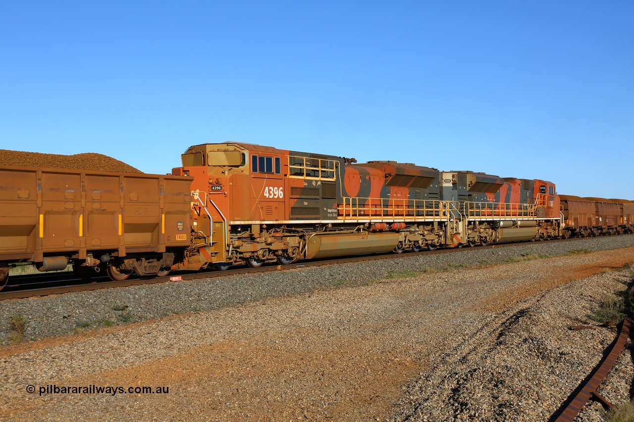 180615 1555
Walla Siding, BHP Billiton mid-train units 4396 serial 20118575-006 and 4436 serial 20128866-005 both SD70ACe units built by Progress Rail, Muncie USA. 15th June 2018.
