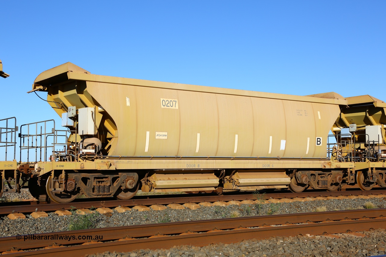 180615 1607
Walla Siding, BHP ballast waggon 0207 built from JFE410RW steel by CNR QRRS China. 15th June 2018. Roland Depth image.
