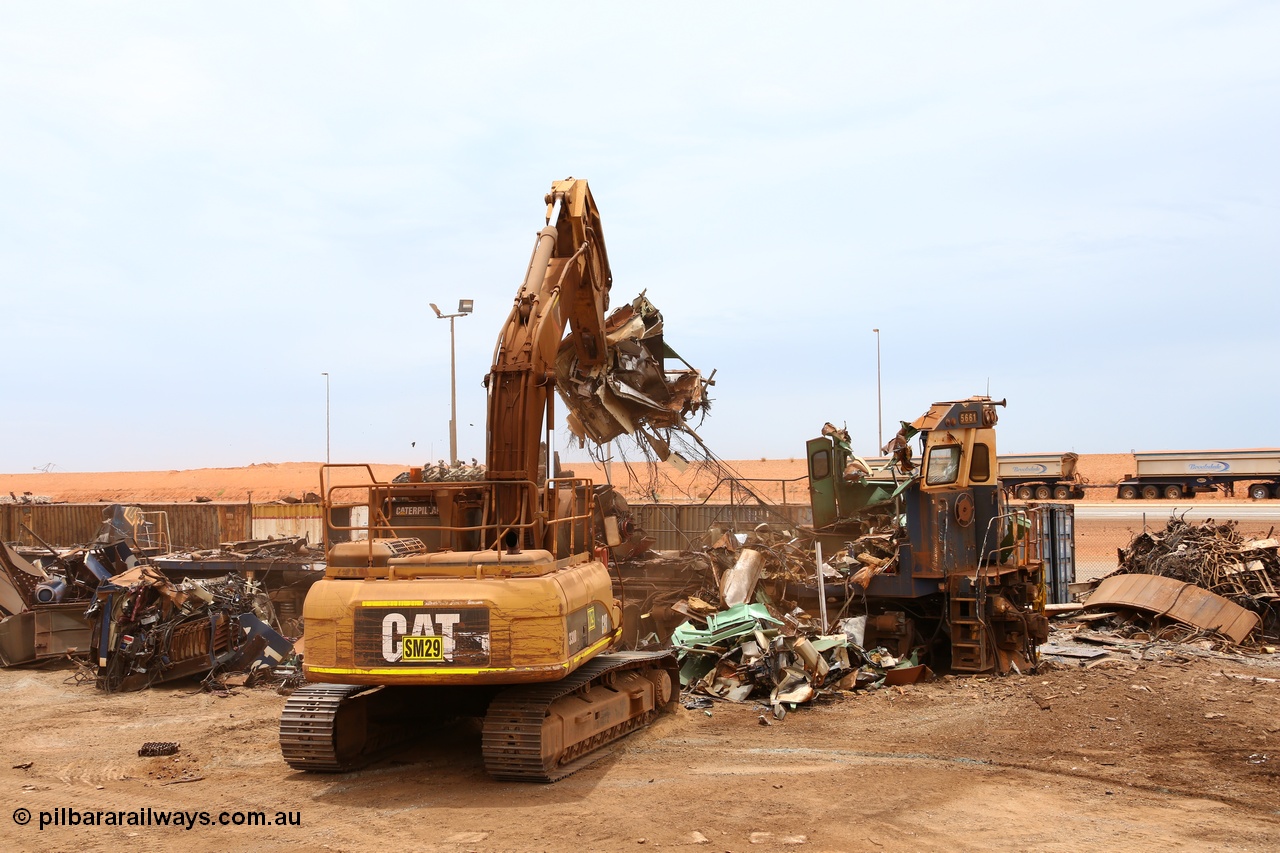 160128 00789
Wedgefield, Sims Metal Yard, Goninan rebuilt GE model CM40-8M unit 5661 has the back wall of the cab torn off.
Keywords: 5661;Goninan;GE;CM40-8M;8412-06/94-152;rebuild;Comeng-NSW;ALCo;M636C;5488;C6084-4;