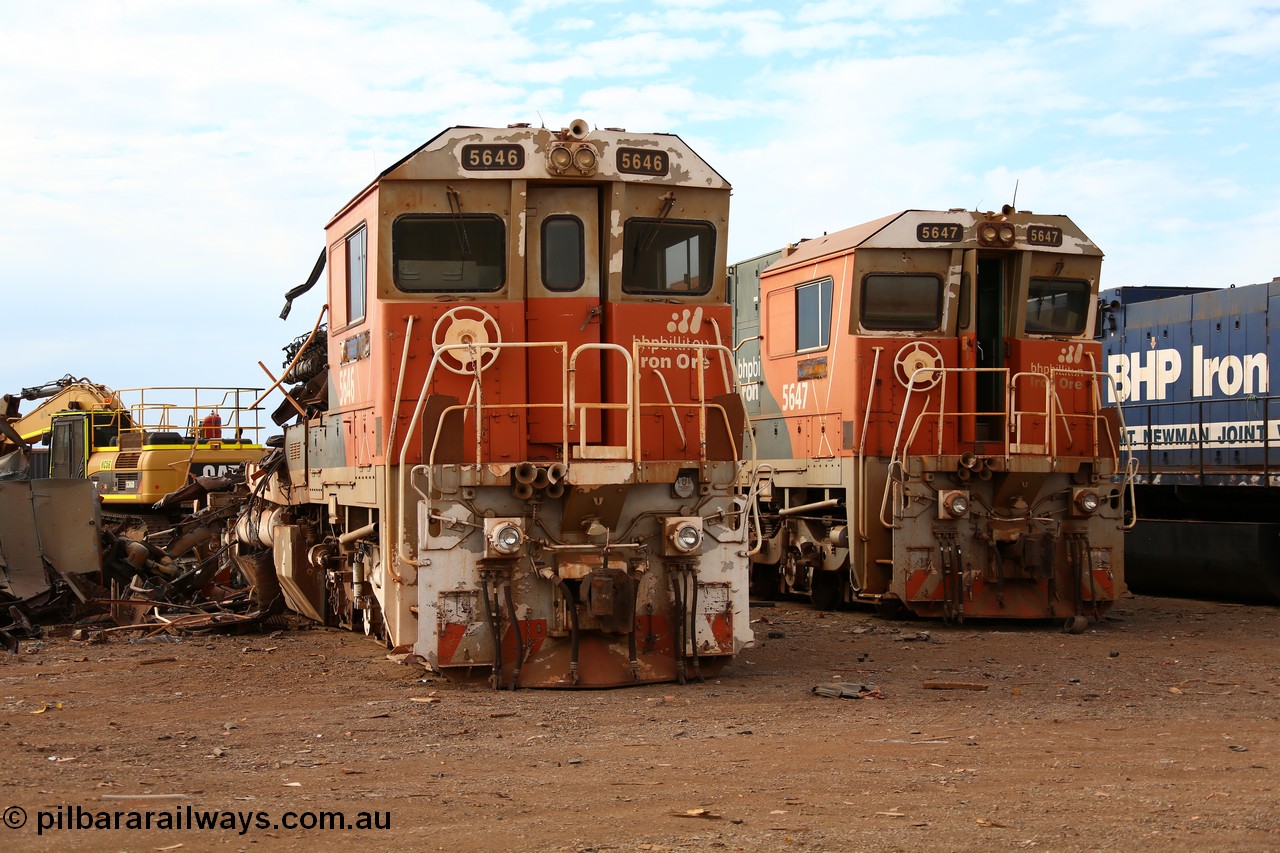 150522 8165
Wedgefield, Sims Metal yard, the first batch of BHP Billiton Dash 8 locos to be scrapped, 5646 serial 8244-11/92-135 and 5647 serial 8244-12/92-136 were a pair of new Goninan WA CM40-8 model built in 1992.
Keywords: 5646;Goninan;GE;CM40-8;8244-11/92-135;