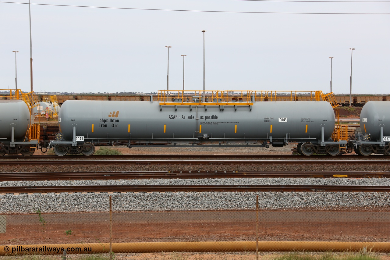 150523 8220
Nelson Point Yard, BHP Billiton diesel fuel tank waggon 0043 with safety slogan 'ASAP - As safe as possible', total capacity of 117 m3 for a nominal capacity of 113 m3 built in China by CNR - QRRS.
Keywords: CNR-QRRS-China;BHP-tank-waggon;