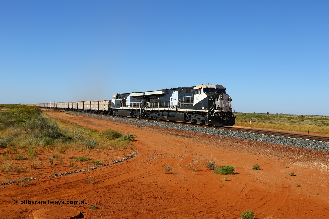 170730 0470
Boodarie, a loaded Roy Hill train approaches the Great Northern Highway grade crossing behind General Electric built ES44ACi units RHA 1013 serial 62585 and sister unit RHA 1014, the third and mid-train unit can be made out at the end of the rack as it curves. 30th July 2017. [url=https://goo.gl/maps/1vWtRDuDjn22]GeoData[/url].
Keywords: RHA-class;RHA1013;GE;ES44ACi;62585;