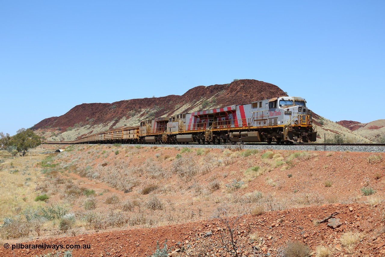 151111 9559
Green Pool, a loaded train holds the East Mainline behind triple General Electric ES44DCi units 8169, 8128 and 8163, serials of 60462, 59120 and 60227, the east line was booked out to track work between Green Pool and Harding.
Keywords: 8169;GE;ES44DCi;60462;