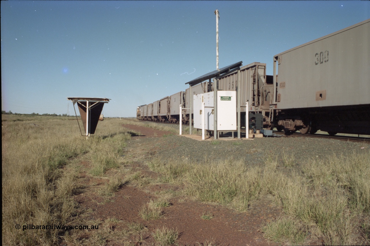 221-18
Hardie Siding, as the train continues, Gunderson USA smooth sided cars and Portec USA ribbed sided cars make up the front portion of the train.
