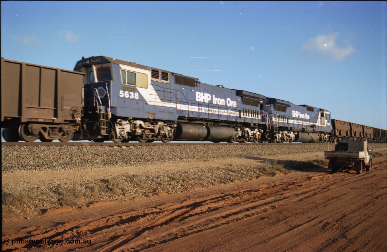 224-28
Bing siding, mid-train remote units Goninan rebuild CM40-8M GE units 5638 'Mallina' serial 8281-02 / 92-127 leads sister unit 5669. [url=https://goo.gl/maps/KQrczNpVhAH2]GeoData[/url].
Keywords: 5638;Goninan;GE;CM40-8M;8281-02/92-127;rebuild;AE-Goodwin;ALCo;C636;5464;G6035-5;