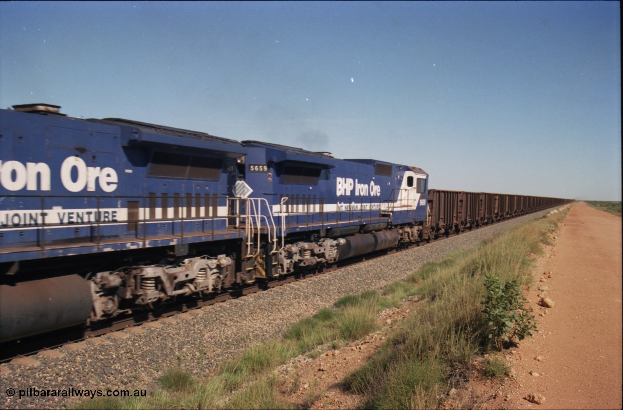 227-28
30 km area, mid-train lead remote 5659 'Kobe' serial 8412-04/94-150 a Goninan CM40-8M GE rebuild. [url=https://goo.gl/maps/BY7Zz4F5t822]GeoData[/url].
Keywords: 5659;Goninan;GE;CM40-8M;8412-04/94-150;rebuild;AE-Goodwin;ALCo;M636C;5483;G6061-4;