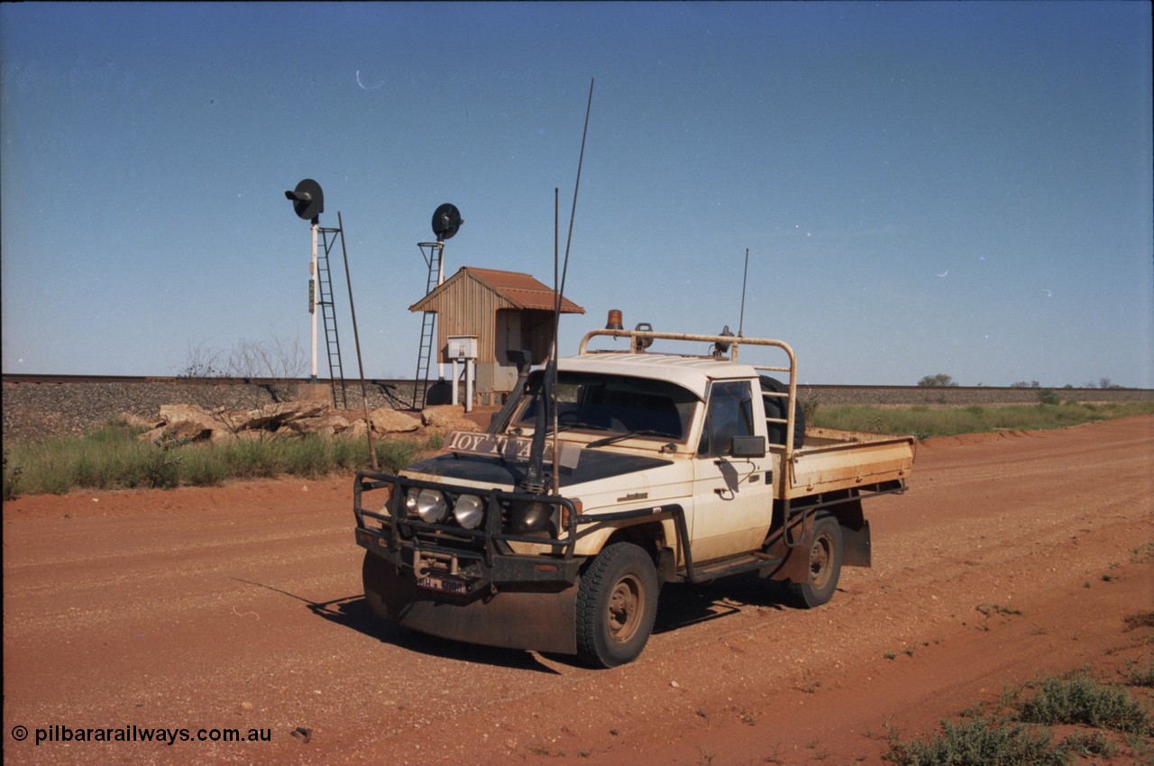227-34
25 km signal location on the BHP Newman mainline. 25 S for south bound trains, the other signal is 25 N. Toyota tray back. [url=https://goo.gl/maps/wLVbPJhpBm92]GeoData[/url].
