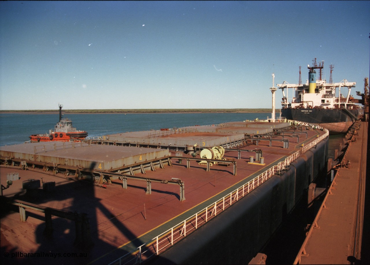 227-36
Nelson Point, tug boat Warilla, 50 ton bollard pull Z-Peller type, built by Tamar Steel Boats in Launceston in 1982, pulls a loaded carrier clear of B berth.
