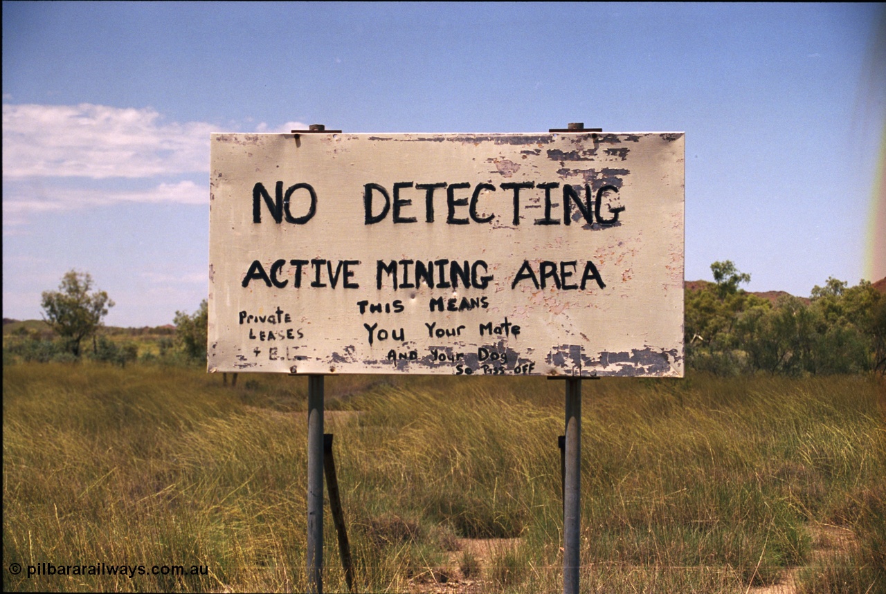 237-05
Sign at the turn off to Western Shaw Mining Area at Tambourah on the Hillside - Woodstock Road. You get the idea, if you can't understand it you probably shouldn't be out here. 12th Feb, 2003. [url=https://goo.gl/maps/KqcAY4q4waH2] Geo Data [/url]
