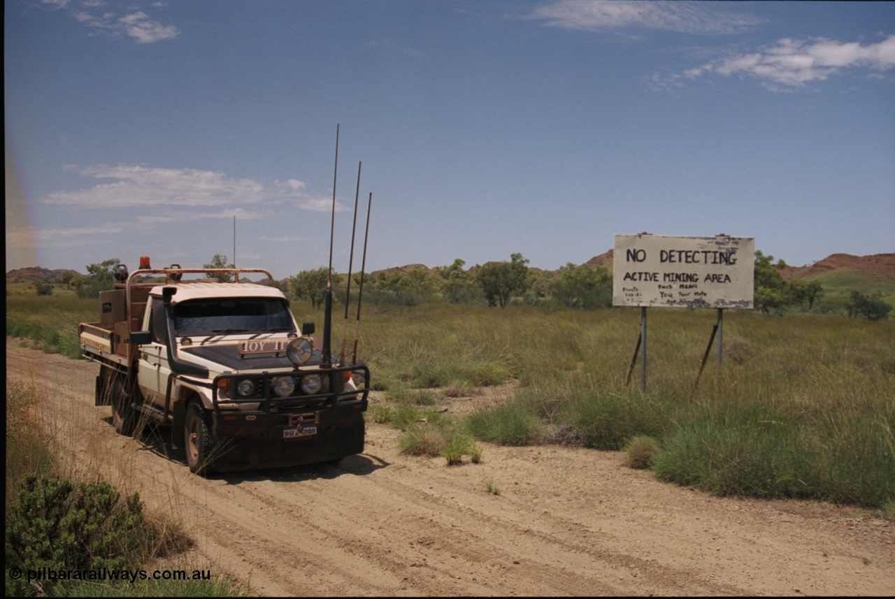 237-06
Sign at the turn off to Western Shaw Mining Area at Tambourah on the Hillside - Woodstock Road. 12th Feb, 2003. [url=https://goo.gl/maps/KqcAY4q4waH2] Geo Data [/url]
