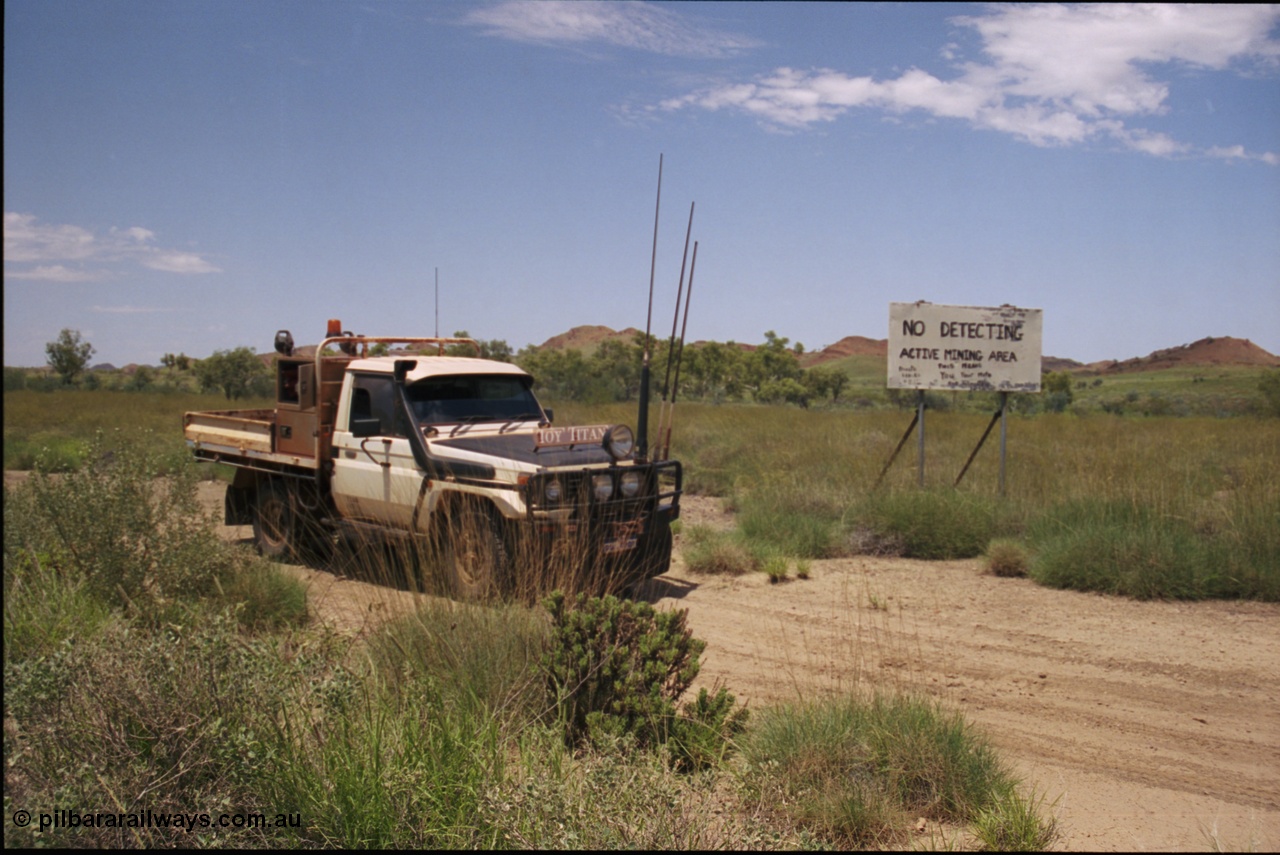 237-07
Sign at the turn off to Western Shaw Mining Area at Tambourah on the Hillside - Woodstock Road. 12th Feb, 2003. [url=https://goo.gl/maps/KqcAY4q4waH2] Geo Data [/url]
