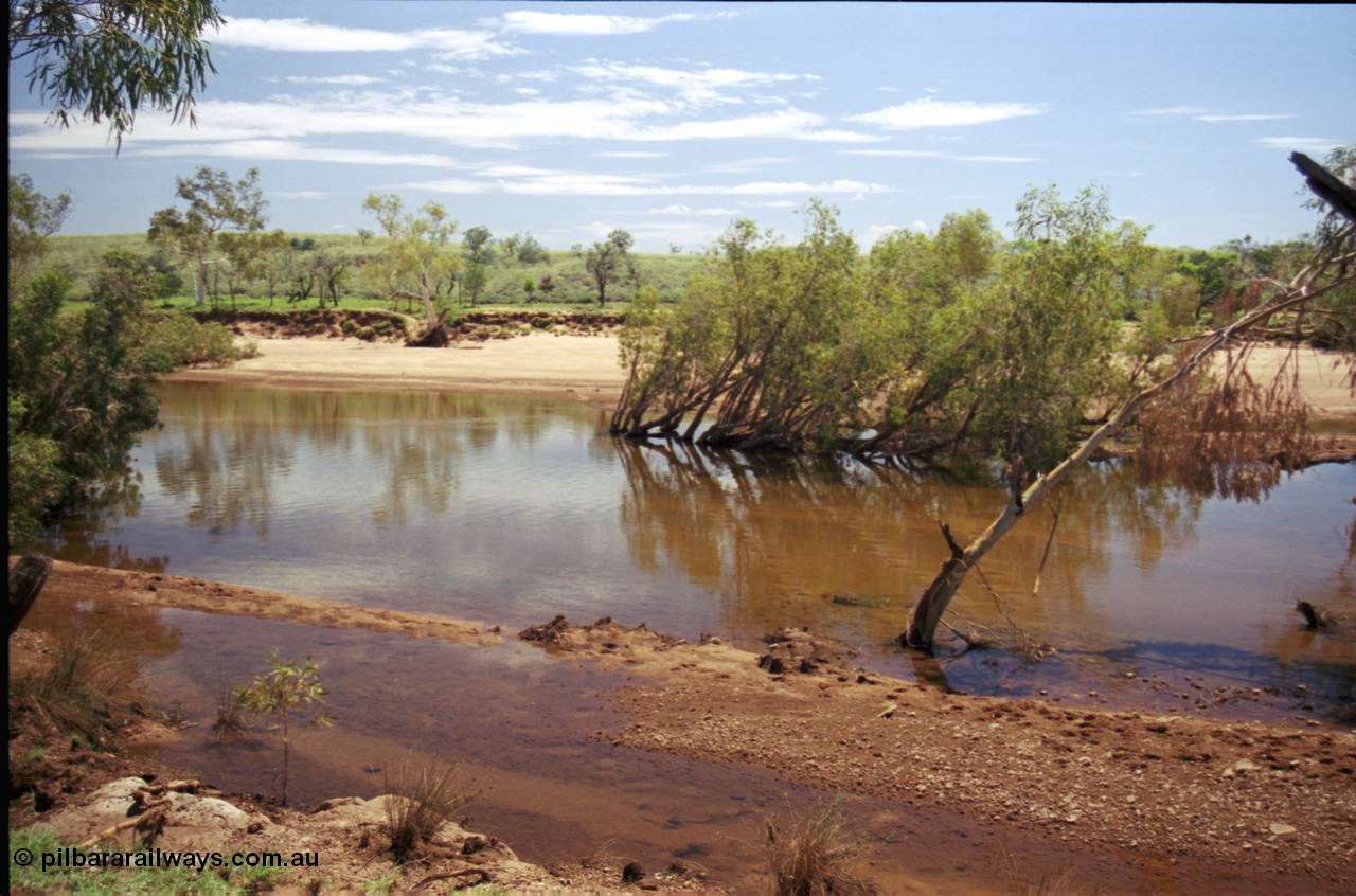 237-11
A lunch break on the bank of the Shaw River, just north of where the Shaw Patch Creek joins the Shaw River. [url=https://goo.gl/maps/ptvQK2ReLpy] Geodata [/url].
