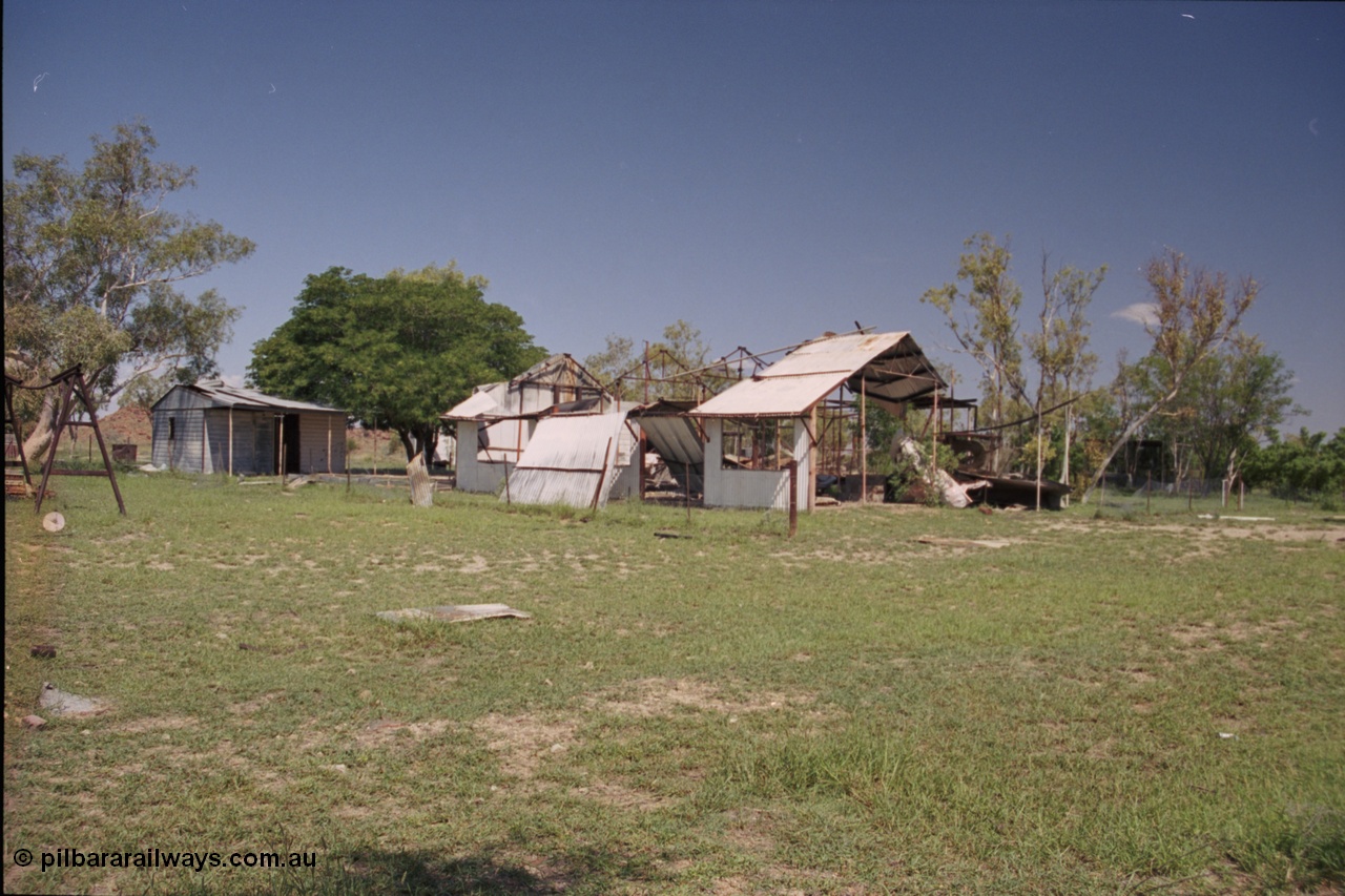 237-18
Pilga Station ruins and old buildings. [url=https://goo.gl/maps/Ujq3eztqF8Q2] Geodata [/url].
