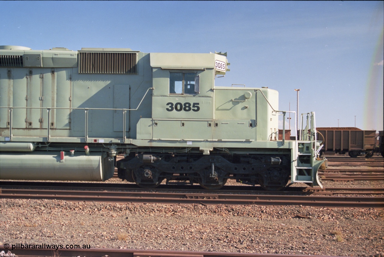238-21
Nelson Point loco overhaul shop, former Union Pacific loco 3523 an EMD SD40-2 model, serial 786170-25 and now numbered 3085 for BHP Billiton Iron One service had only been in operation for eleven days when this shot was taken on the 27th November 2004. [url=https://goo.gl/maps/rqoN9uK26rQ2] Geodata [/url].
Keywords: 3085;EMD;SD40-2;786170-25;UP3523;