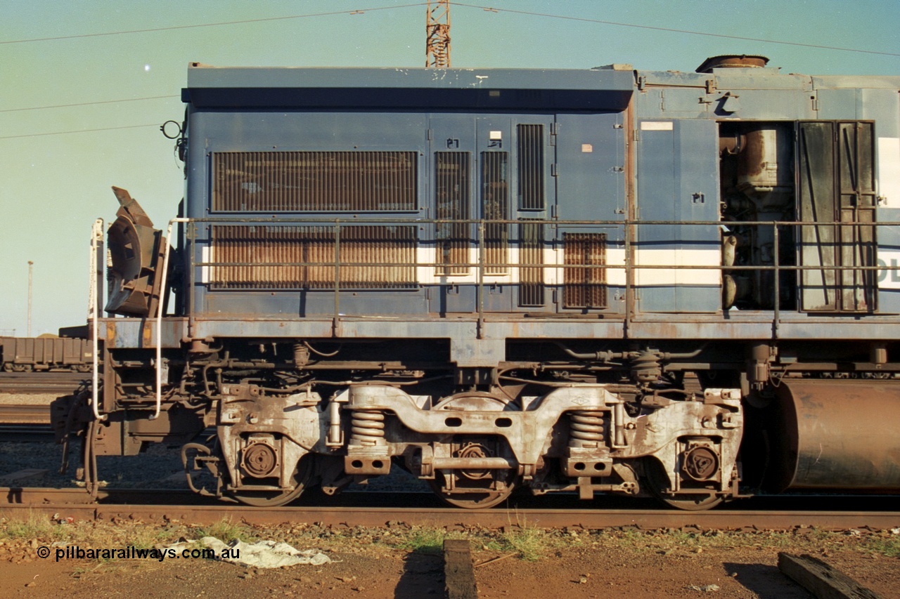 241-11
Nelson Point, Goninan GE rebuild C36-7M unit 5510 serial 4839-07 / 87-075 is in the process of being removed from site bound for Asset Kinetics in Maddington, Perth. This image shows the Dash 8 radiator frame fitted to it following collision repairs. June 2002.
Keywords: 5510;Goninan;GE;C36-7M;4839-07/87-075;rebuild;AE-Goodwin;ALCO;C636;5458;G6027-2;