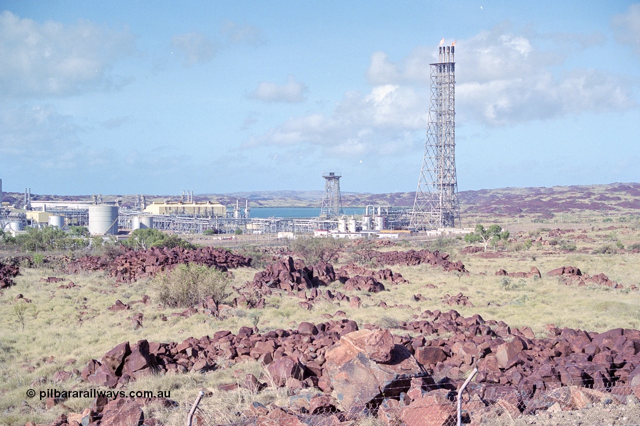 249-35
Burrup Peninsula gas plant, view of plant and flare tower. Approximate [url=https://goo.gl/maps/VnJ1jpgZBkq1ZPtR7]location[/url]. 18th December 1999.
