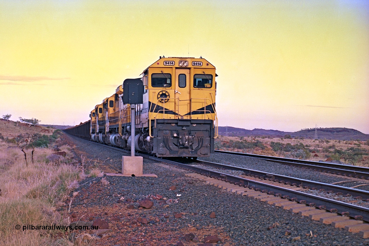 256-17
Maitland Siding, early morning loaded train waiting for a meet with an empty behind the quad CM40-8M working of 9414, 9420, 9410 and 9425. May 2002.
Keywords: 9414;Goninan;GE;CM40-8M;8206-11/91-124;rebuild;AE-Goodwin;ALCo;M636;G6060-5;
