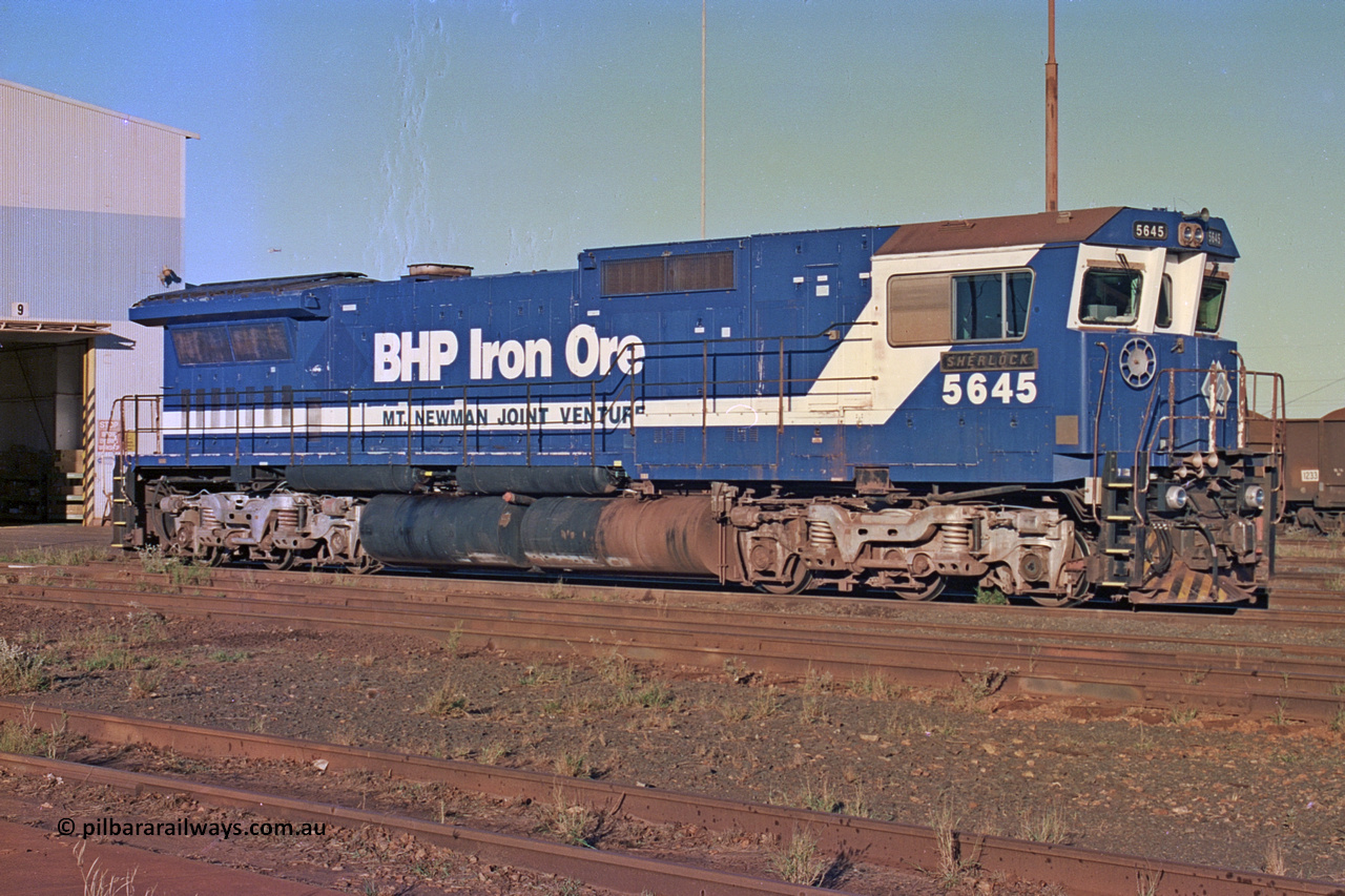 258-34
Nelson Point, Loco Overhaul Shop, Goninan WA rebuild CM40-8M unit 5645 'Sherlock' serial number 8281-11/93-134. Early May 2002.
Keywords: 5645;Goninan;GE;CM40-8M;8281-11/92-134;rebuild;AE-Goodwin;ALCo;M636C;5475;G6047-7;
