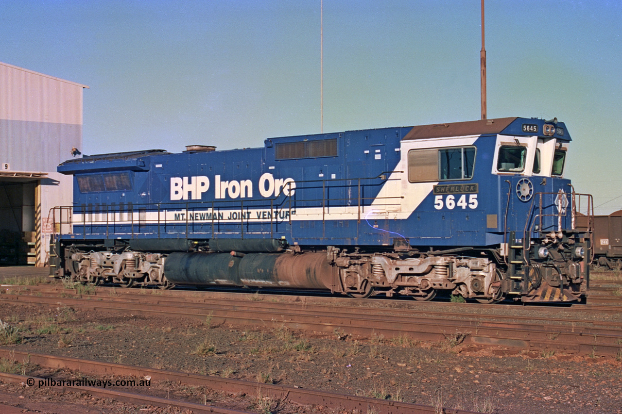 258-35
Nelson Point, Loco Overhaul Shop, Goninan WA rebuild CM40-8M unit 5645 'Sherlock' serial number 8281-11/93-134. Early May 2002.
Keywords: 5645;Goninan;GE;CM40-8M;8281-11/92-134;rebuild;AE-Goodwin;ALCo;M636C;5475;G6047-7;