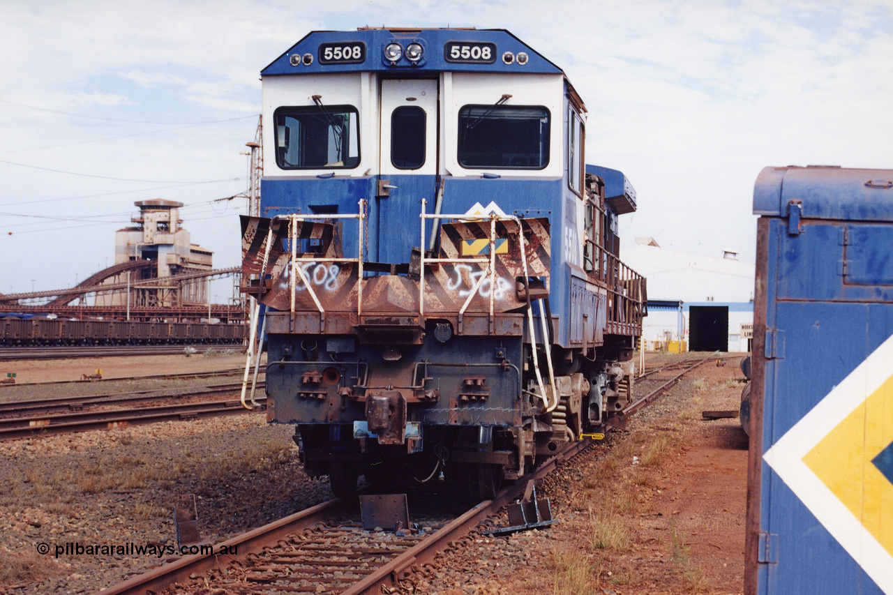 283-06
Nelson Point, BHP 's retired Goninan ALCo to GE rebuild C36-7M unit 5508 serial number 4839-04 / 87-073 is being prepared for road transport to Goninan in Perth. It will go on to be rebuilt and leased to Rio Tinto as 5052. May 2002.
Keywords: 5508;Goninan;GE;C36-7M;4839-04/87-073;rebuild;AE-Goodwin;ALCo;C636;5466;G6041-2;