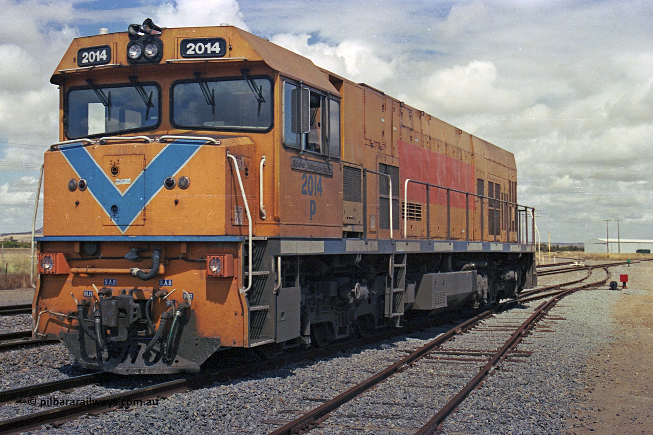284-27
Narngulu, Geraldton, former Westrail P class loco P 2014 'Shire of Wongan-Ballidu' built by Goninan WA as a GE CM25-8 model with serial number 6320-12 / 90-099 sits in the yard in-between shunt movements. November 10, 2004.
Keywords: P-class;P2014;Goninan-WA;GE;CM25-8;6320-12/90-099;