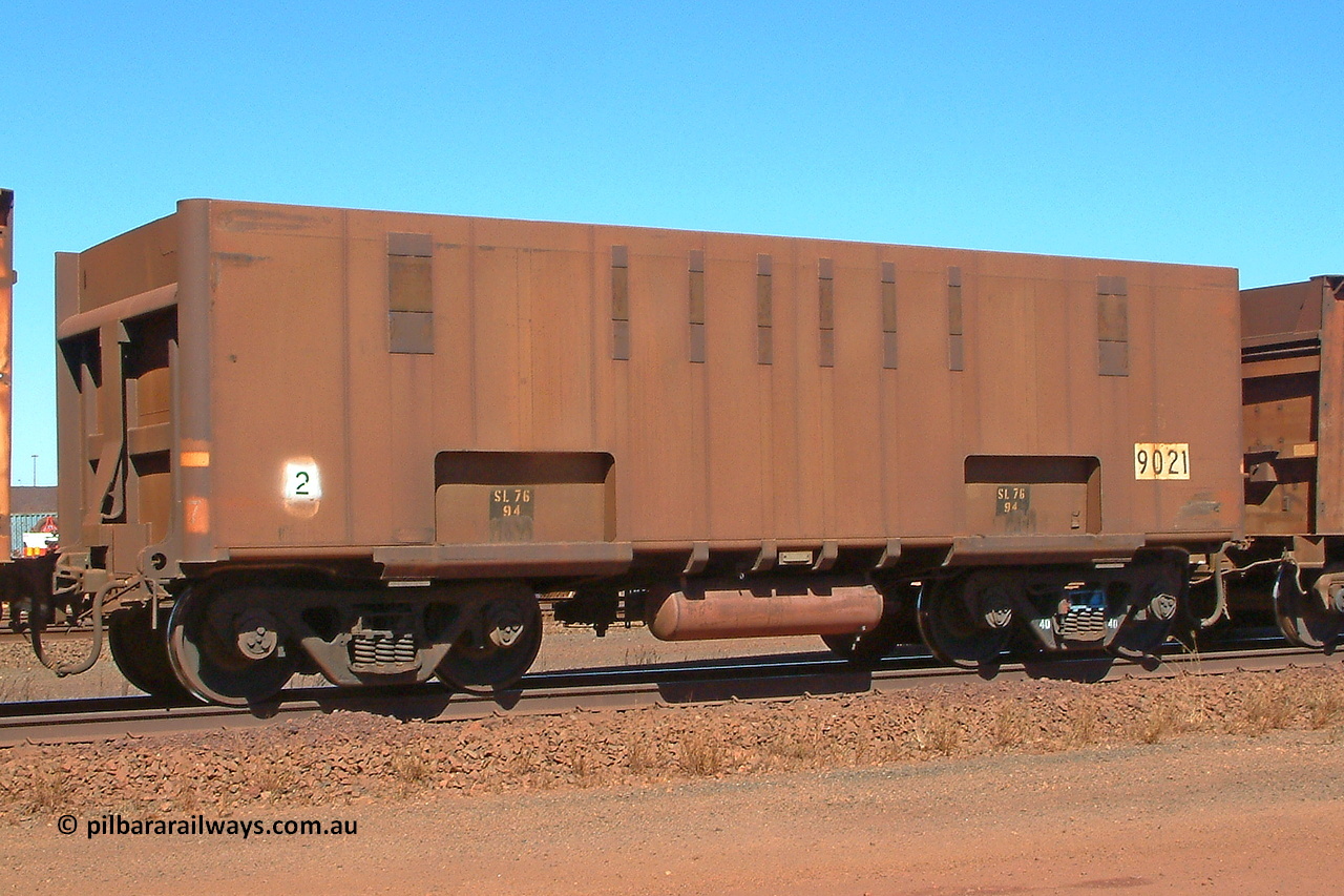 030712 142242
Nelson Point, empty BHP ore waggon 9021, originally built by Comeng in Mittagong NSW as a part of seven prototype ore waggons made from low carbon 301 stainless steel with an higher volume and aerodynamic flat sides and were bogieless with four independent radial wheel sets. Of the seven waggon, the first four had a flat floor and final three had a drop belly floor. The radial wheel sets were later replaced with conventional bogies. 12th of July 2003.
Keywords: 9021;Comeng-NSW;BHP-ore-waggon