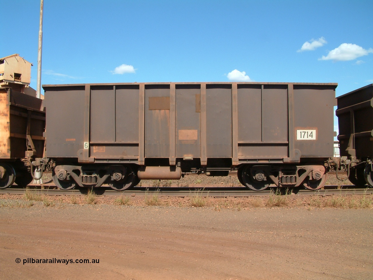 040412 143253
Nelson Point, Comeng WA built ore waggon 1714 one of 288 waggons built in 1974. 12th April 2004.
Keywords: 1714;Comeng-WA;BHP-ore-waggon;