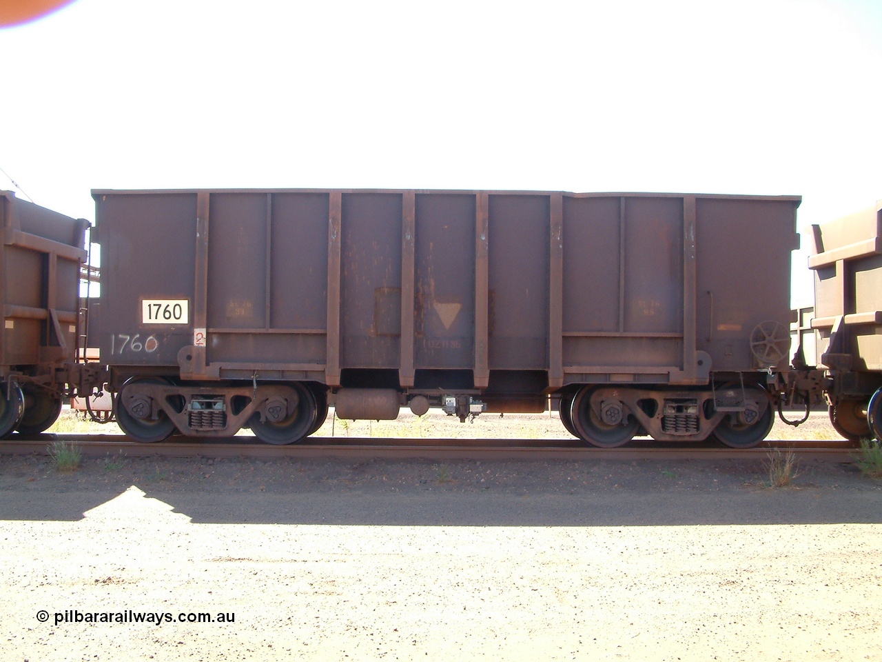 040412 143532
Nelson Point, Comeng WA built ore waggon 1760 one of 288 waggons built in 1974. 12th April 2004.
Keywords: 1760;Comeng-WA;BHP-ore-waggon;