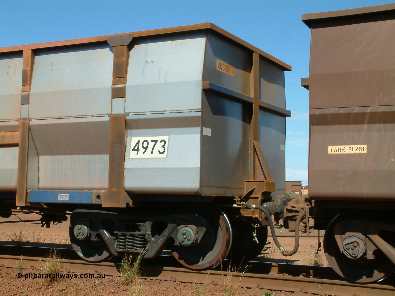 040412 143726
Nelson Point, Goninan built, Lynx Engineering designed ore waggon 4973 made from 5Cr12Ti stainless steel these waggons are known as Golynx waggons, asset number 2032597 with build date 02/2004. 12th April 2004.
Keywords: 4973;Goninan-WA;Golynx;BHP-ore-waggon;