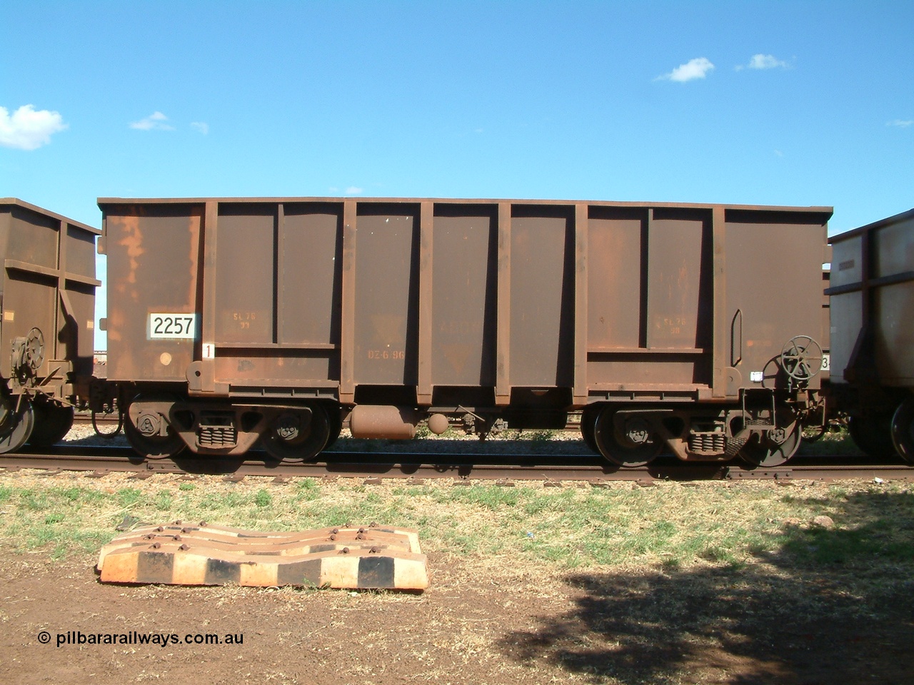 040412 144448
Nelson Point, Comeng WA built ore waggon 2257 one of 183 waggons built in 1970. 12th April 2004.
Keywords: 2257;Comeng-WA;BHP-ore-waggon;